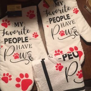 2X host pick 🎉”My Favorite People Have Paws”2 potholder mitts&2 dishcloths
